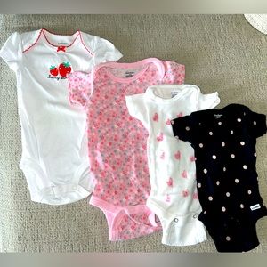 Cotton onesies 0-9mo Gerber & Carter’s brand.